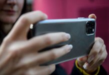 Apple registra patente para selfies em grupo a distância