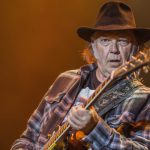 Neil Young abre processo contra Donald Trump por violação de direitos autorais