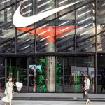 Nike prepara lançamento de NFTs que vão vincular tênis real e virtual